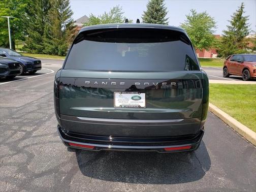 2025 Land Rover Range Rover P550e SE