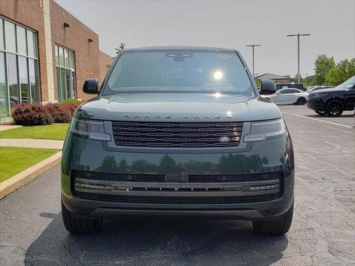 2025 Land Rover Range Rover P550e SE