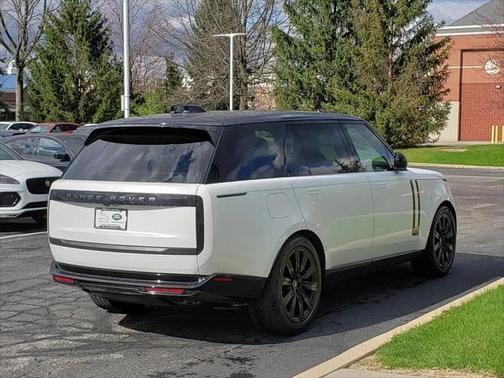 2025 Land Rover Range Rover P530 SE 7 Seat