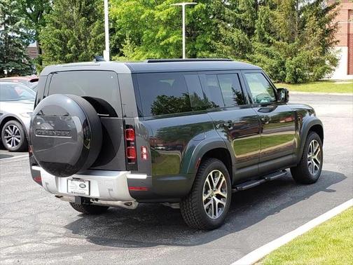 2025 Land Rover Defender 130 P400 S
