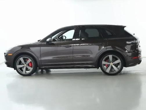 2022 Porsche Cayenne GTS