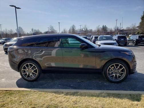 2026 Land Rover Range Rover Velar P250 SE R-Dynamic