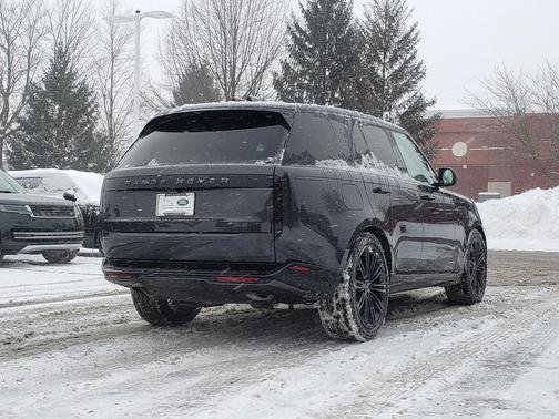 2026 Land Rover Range Rover P400 SE