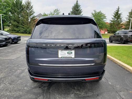 2025 Land Rover Range Rover P530 SE 7 Seat