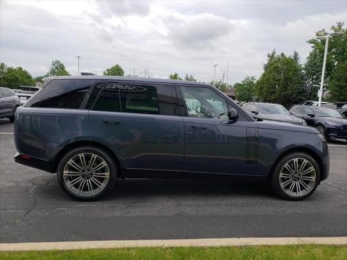 2025 Land Rover Range Rover P530 SE 7 Seat