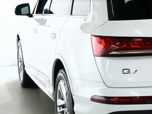 2023 Audi Q7 55 Premium Plus