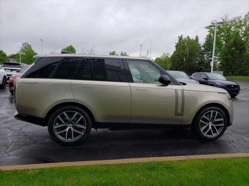 2025 Land Rover Range Rover P550e SE