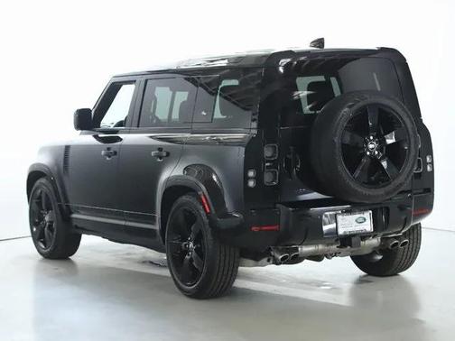 2023 Land Rover Defender 110 V8