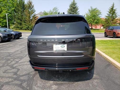 2025 Land Rover Range Rover P530 SE