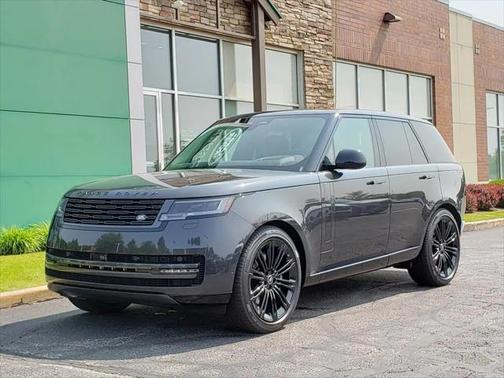 2025 Land Rover Range Rover P530 SE