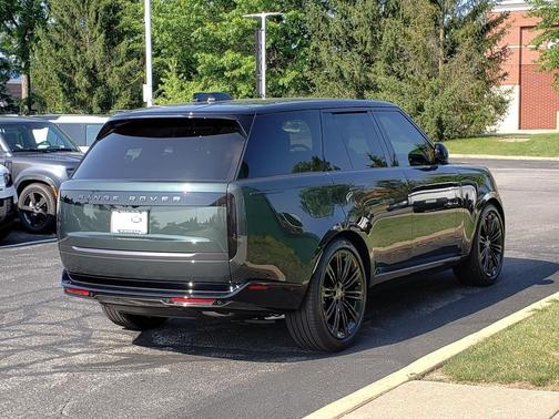 2025 Land Rover Range Rover P400 SE