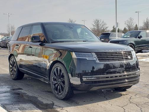 2026 Land Rover Range Rover P550e SE