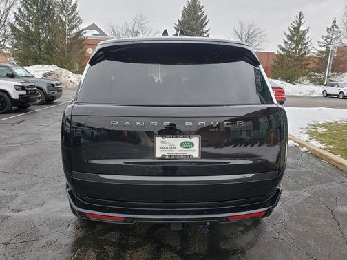 2026 Land Rover Range Rover P400 SE 7 Seat