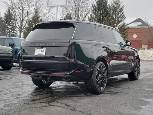 2026 Land Rover Range Rover P400 SE 7 Seat