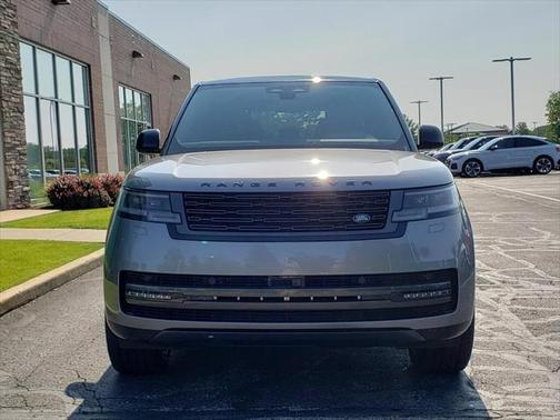 2025 Land Rover Range Rover P530 SE