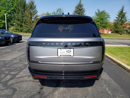 2025 Land Rover Range Rover P530 SE