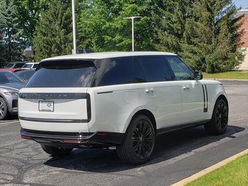 2025 Land Rover Range Rover P400 SE 7 Seat