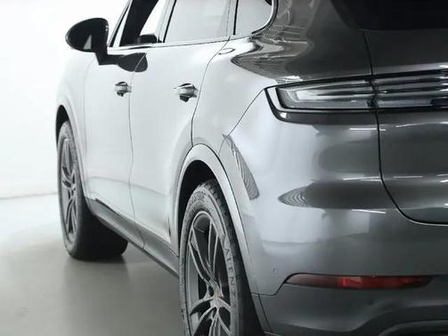 2024 Porsche Cayenne Base