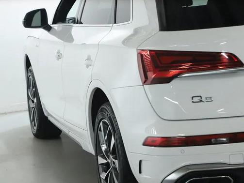 2022 Audi Q5 45 S line Premium Plus