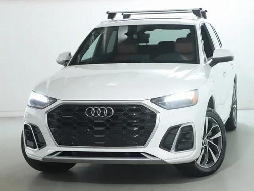 2022 Audi Q5 45 S line Premium Plus