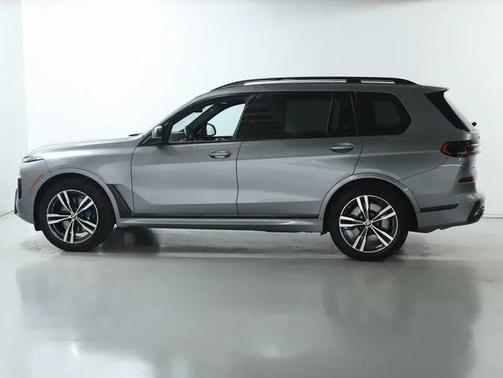 2024 BMW X7 M60i