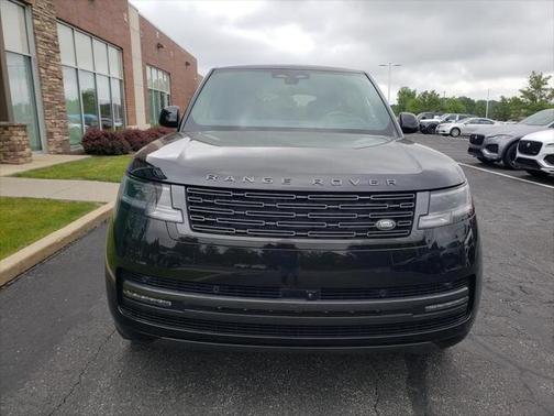 2025 Land Rover Range Rover P400 SE