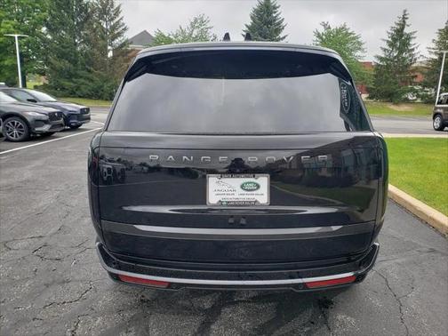 2025 Land Rover Range Rover P400 SE