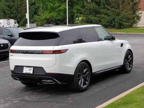 2025 Land Rover Range Rover Sport SE