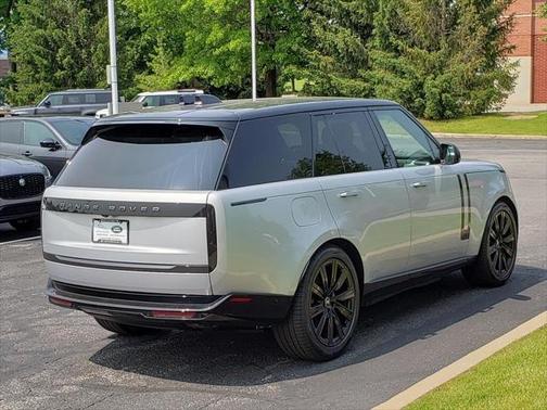 2025 Land Rover Range Rover P550e SE