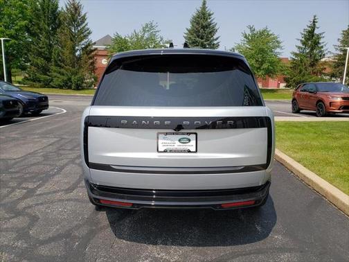 2025 Land Rover Range Rover P550e SE