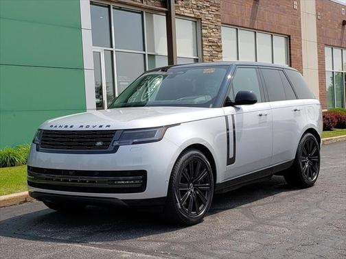 2025 Land Rover Range Rover P550e SE