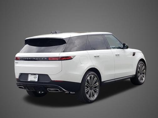 Fuji White 2026 Land Rover Range Rover Sport SE