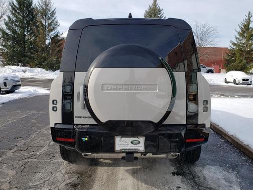 2026 Land Rover Defender P400 X-Dynamic SE