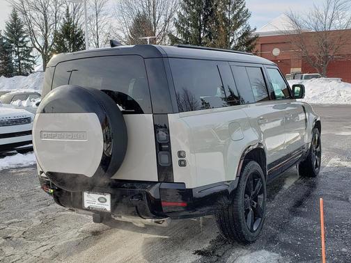 2026 Land Rover Defender P400 X-Dynamic SE