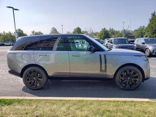 2025 Land Rover Range Rover P550e SE