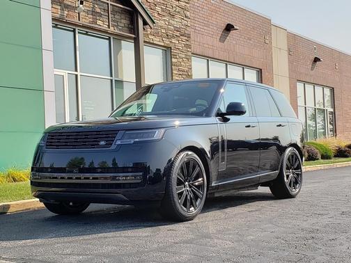 2025 Land Rover Range Rover P550e SE