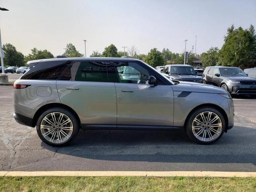 2025 Land Rover Range Rover Sport SE