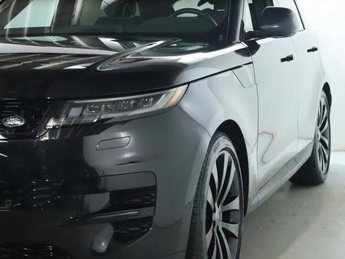 2025 Land Rover Range Rover Sport SE