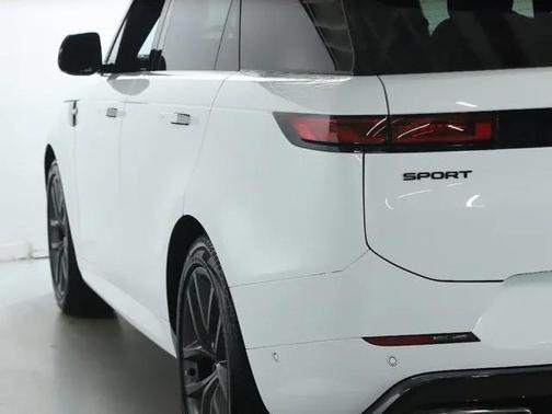 2024 Land Rover Range Rover Sport SE