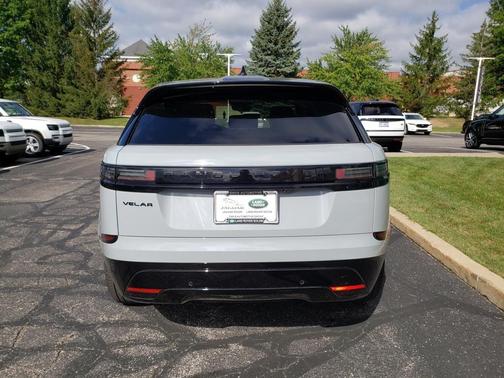 2026 Land Rover Range Rover Velar P250 SE R-Dynamic