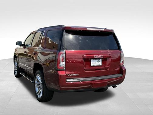 Crimson Red Tintcoat 2017 GMC Yukon SLT