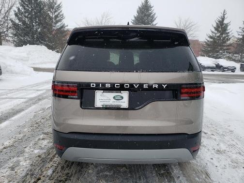 2026 Land Rover Discovery S