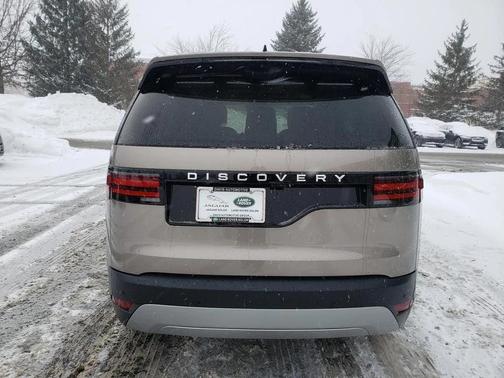 2026 Land Rover Discovery S