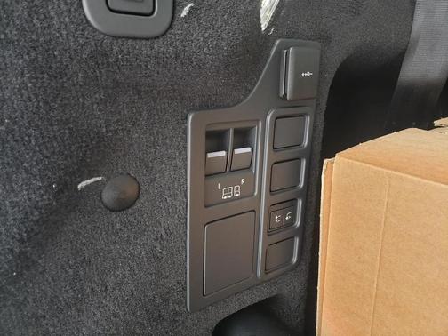 2026 Land Rover Discovery S