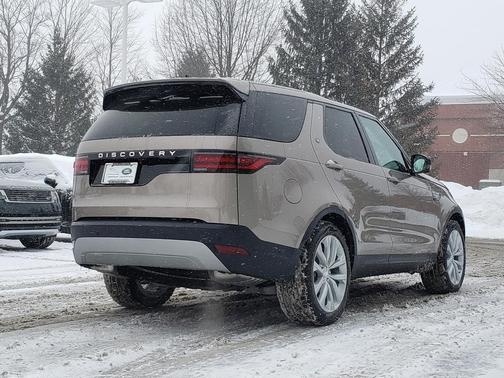 2026 Land Rover Discovery S