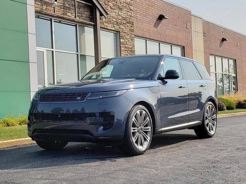 2025 Land Rover Range Rover Sport SE