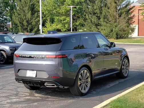 2025 Land Rover Range Rover Sport SE