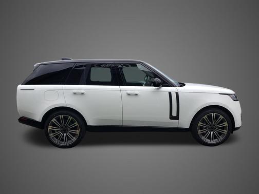Fuji White 2026 Land Rover Range Rover P400 SE