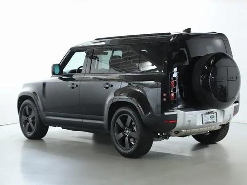 2025 Land Rover Defender 110 P300