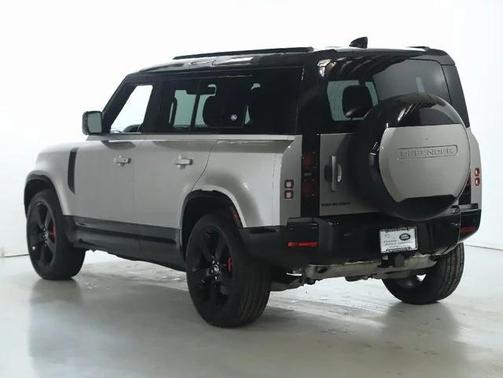 2024 Land Rover Defender 110 P400 X-Dynamic SE